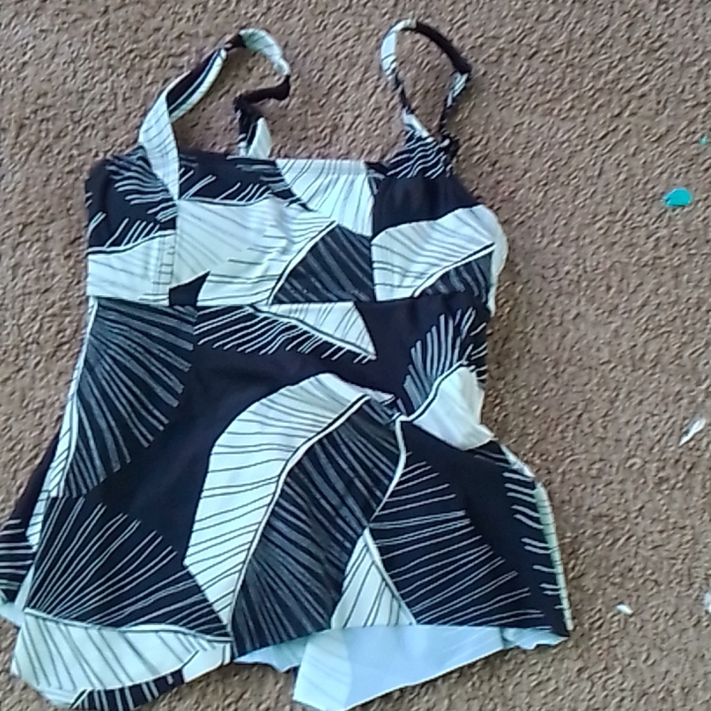 Black and white swim top